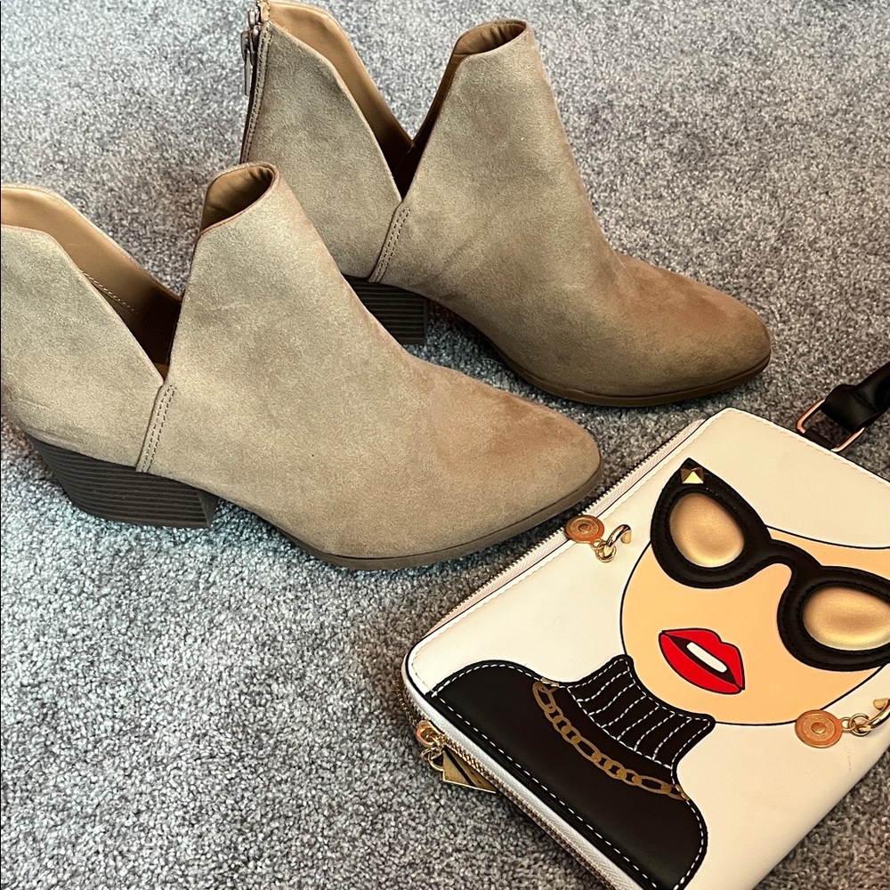 Hardly worn women’s beige booties